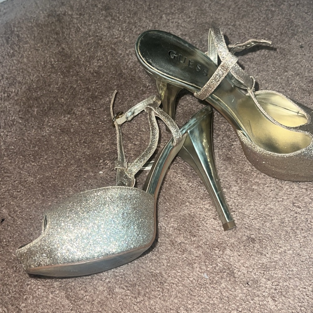 Heels - Picture 3 of 4